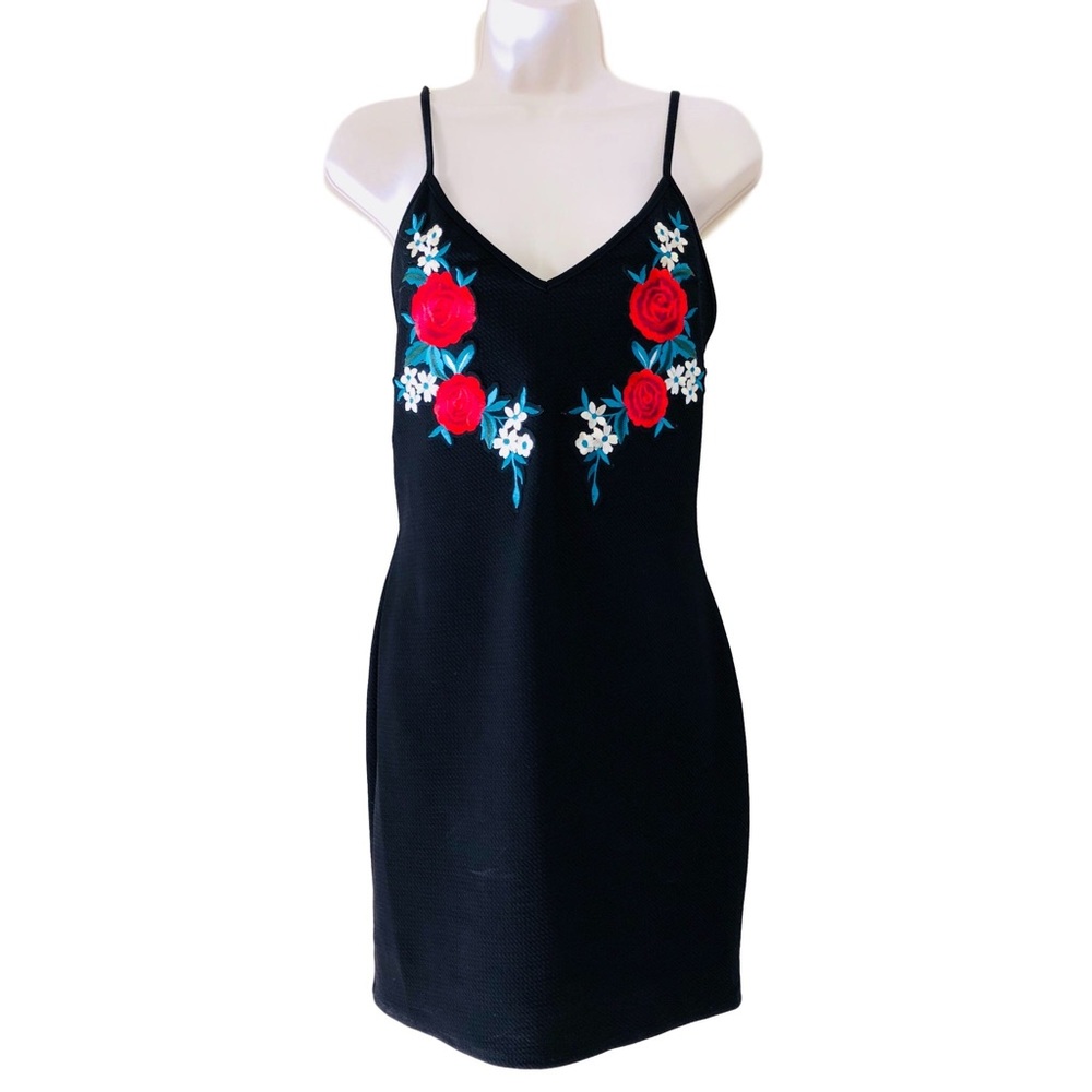 BRANDY BLU Black Embroidered Rose Dress Large